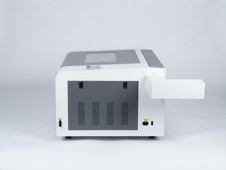Гравир за лазерно рязане и гравиране 100W