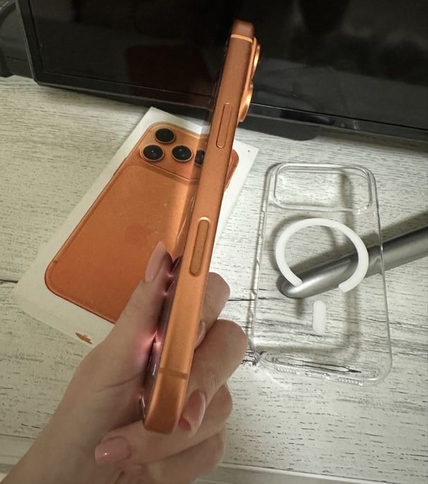 17 про 256 гб в идеальном состоянии