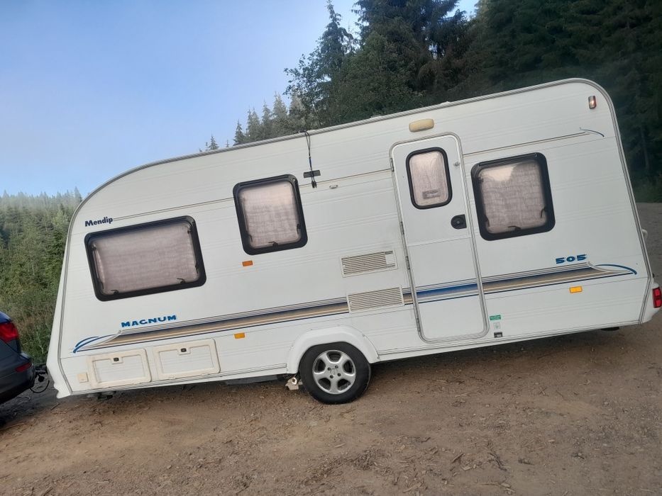 Rulota Compass Magnum 505( capacitate 5-6 pers) Recent adusa.