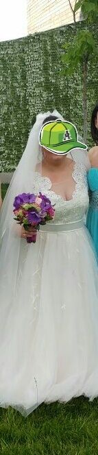 Vând rochie de mireasă