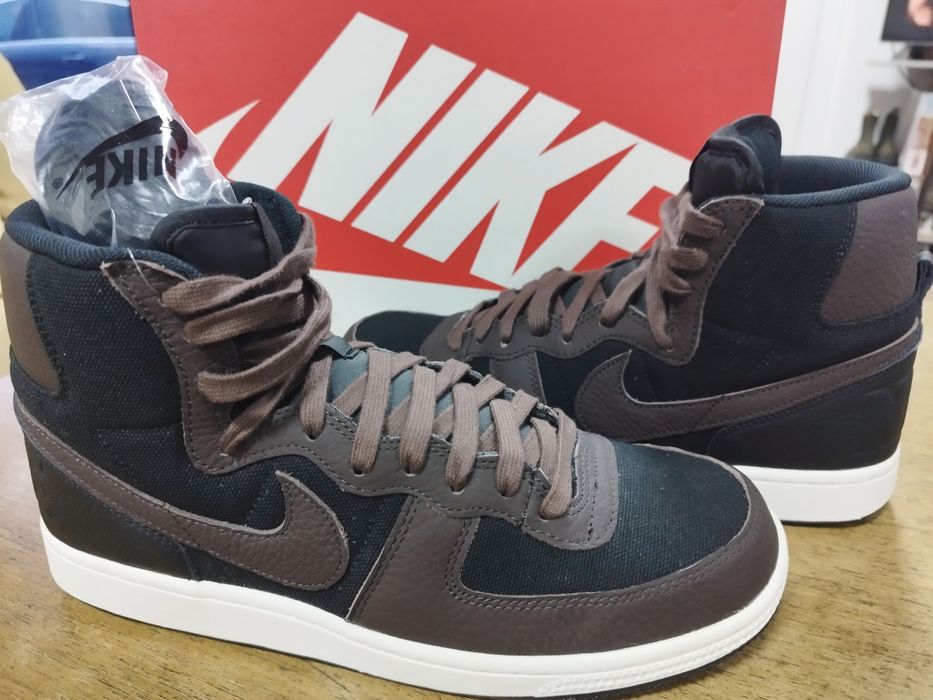 Nike ACG Lowcate limestone 44 100% original
Изкл