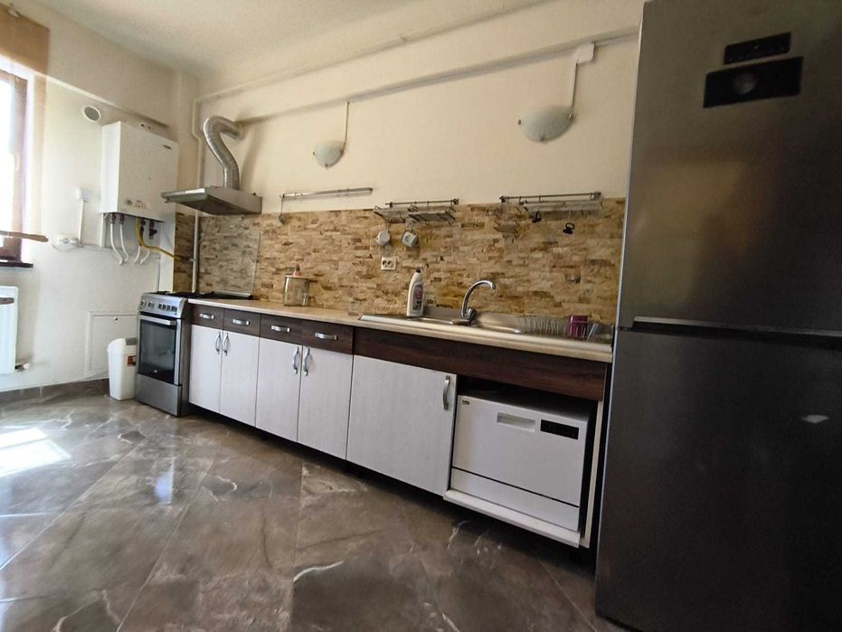 Apartament  cu doua camere decomandat 58mp bloc nou 2015 capat Cug Valea Adanca-Capitol