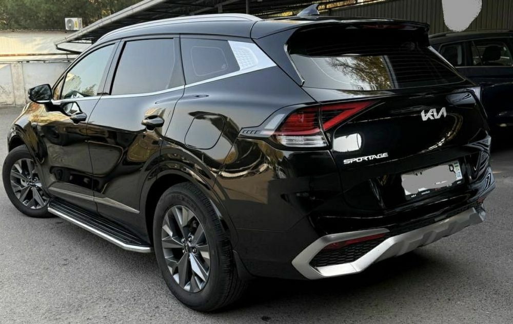 Kia Sportage 2023 2-pozitsiya Srochna sotiladi!!