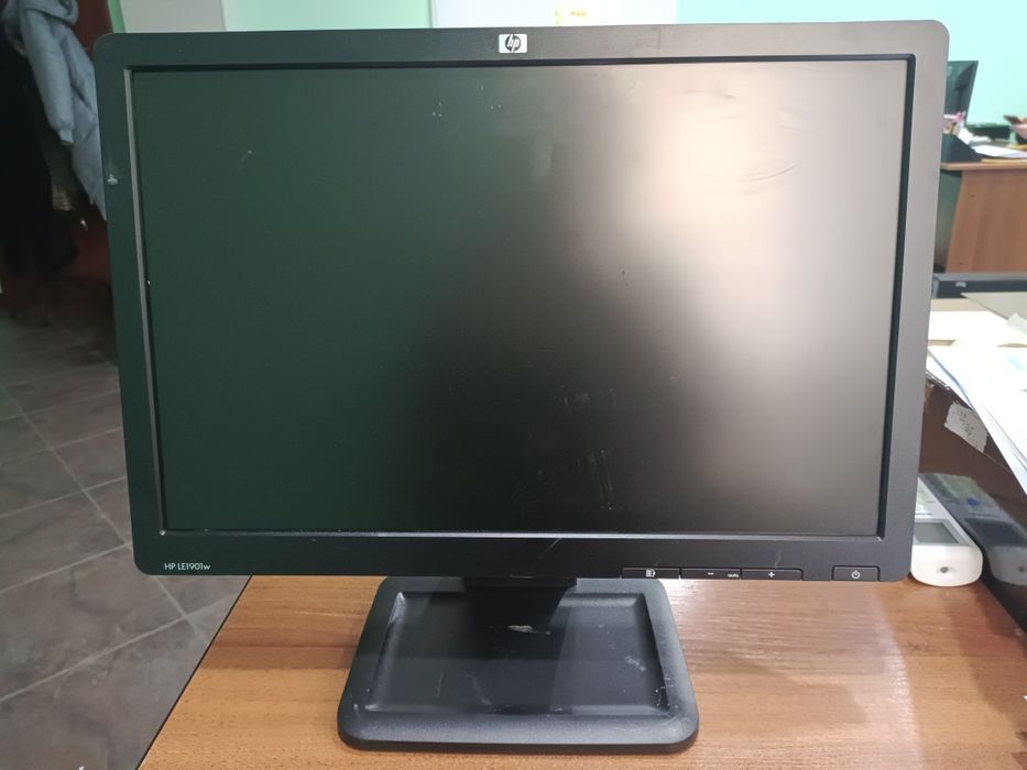 Продам монитор HP LE1901w