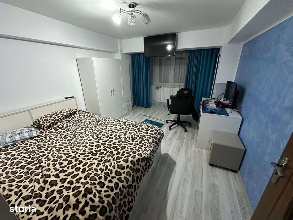 Apartament 4 camere renovat Piata Mare