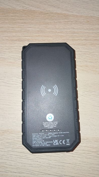 Powerbank solar cu încărcare wireless rapidă de 10 W și  10.000 mAh