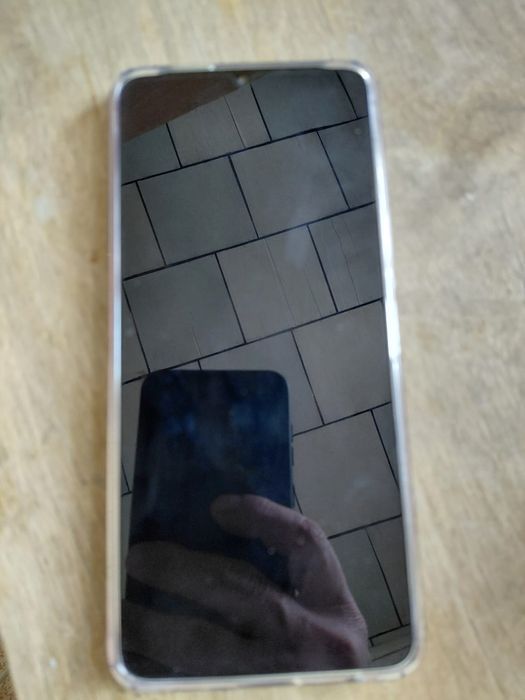 Телефон Vivo y04 на гарантии