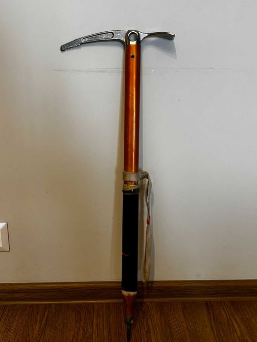 Пикел за зимен туризъм