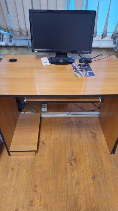 Столы и полки навесные