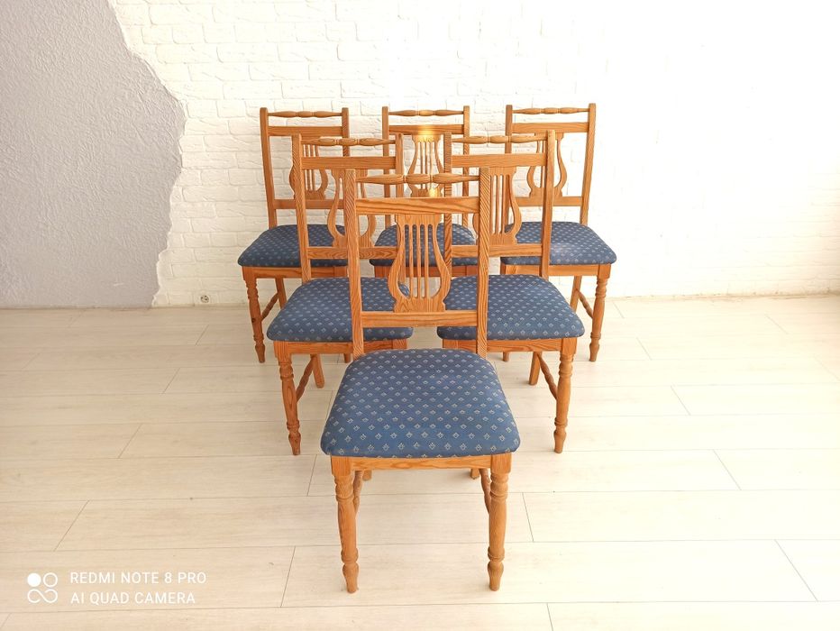 Трапезни столове шест броя, Licentia chair