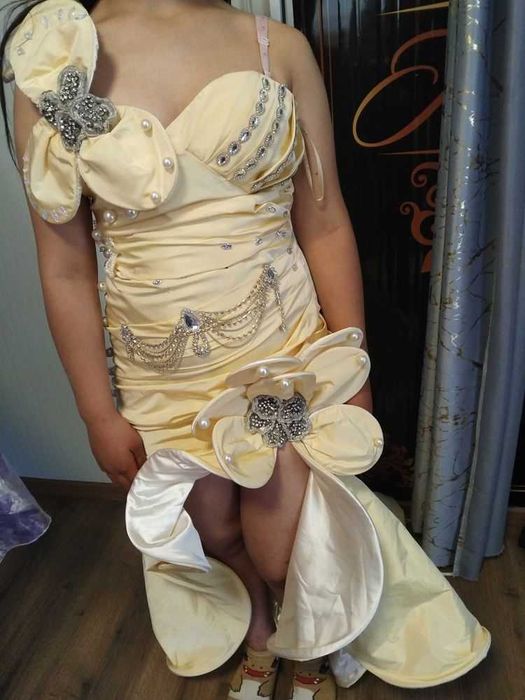 Официална рокля