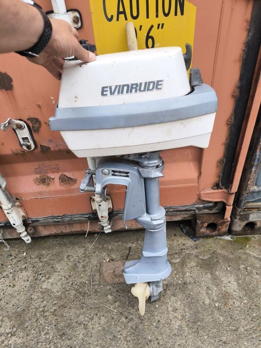 Motor barca evinrude 4 cai 2 timpi