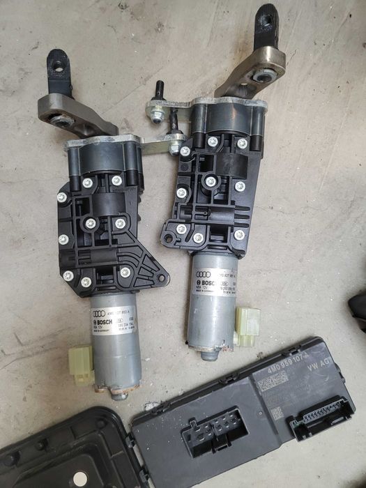 Set motorase inchidere portbagaj Audi Q7 4M 4M0827851A 4M0827852A