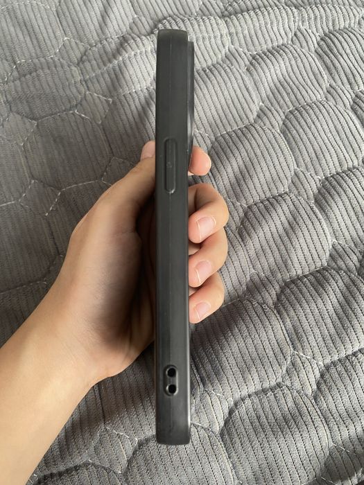 Продам чехол на айфон 14 про