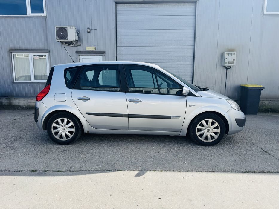 RENAULT Scenic