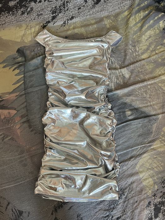 Бляскава рокля Pretty little thing (uk6/s )