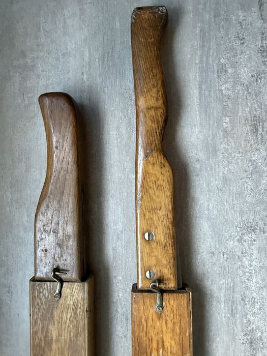 Doua macete , lucrate manual