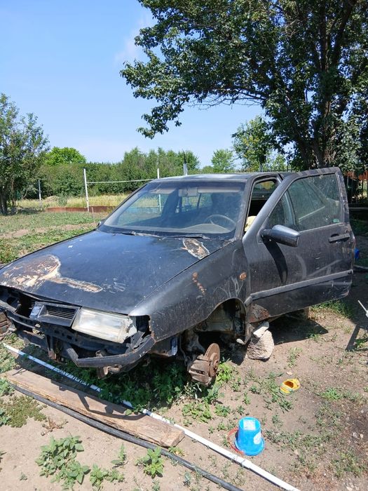 Сиат толедо 2л на разбор или целиком