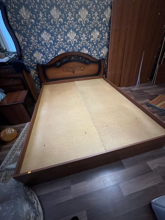 Кровать двуспальная