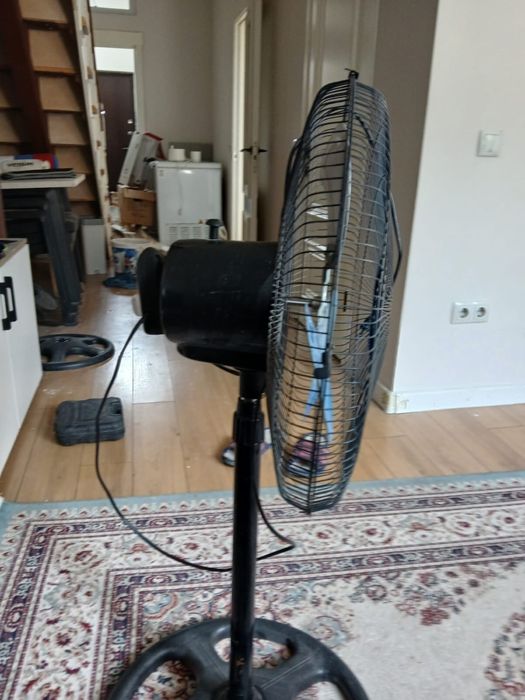Вертилятор напольный, в наличии 2шт