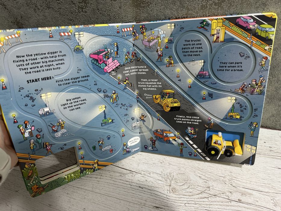 Usborne carte jucarie. Wind-up digger