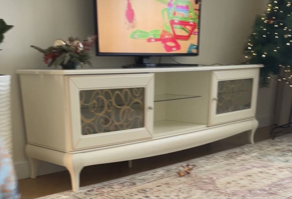 Продам тумбу под ТВ