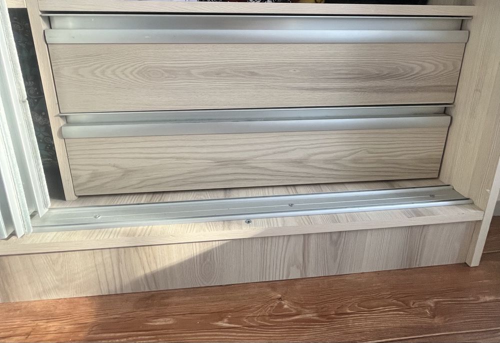 Срочно продам шкаф