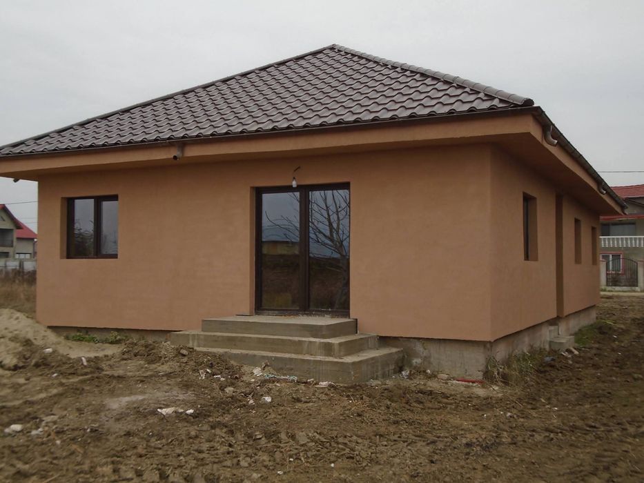 Vand case din panouri sandwich termoizolante