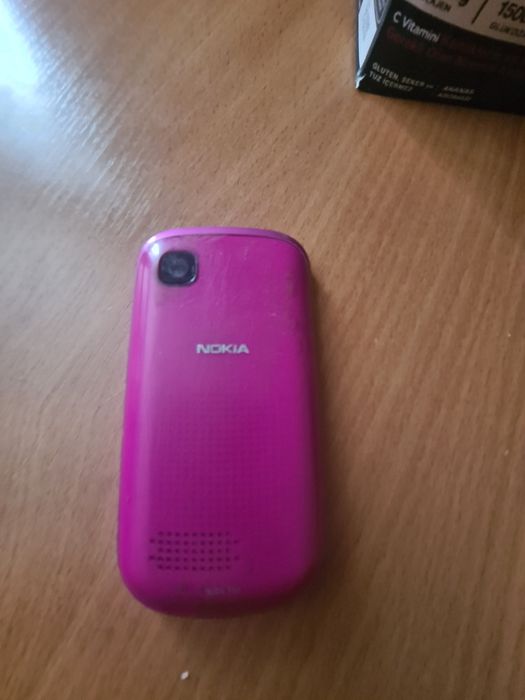 Продам кнопочный телефон нокио 200