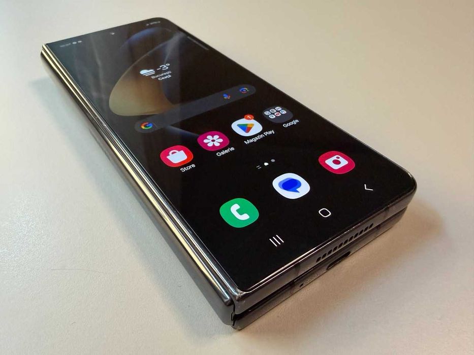 Samsung / Galaxy Z Fold4 256 Gb / Phantom Black
