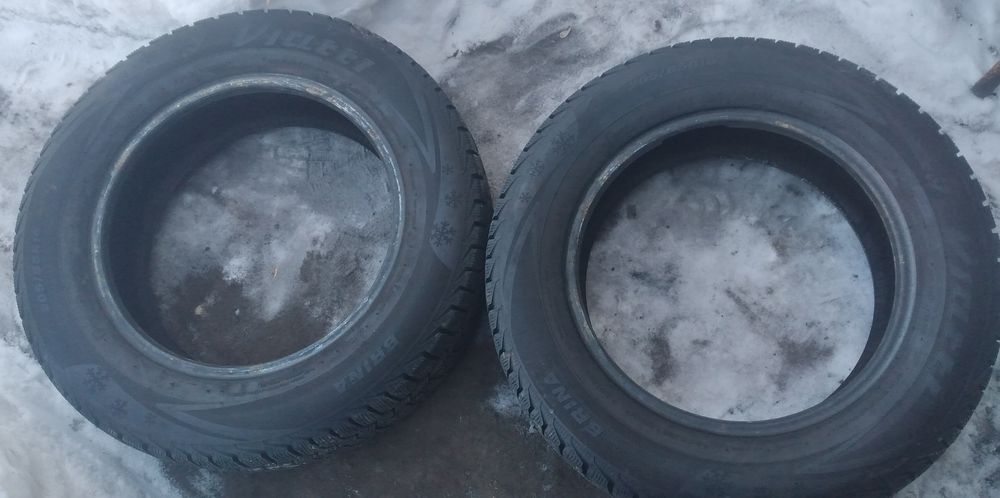 Продам зимнюю резину.