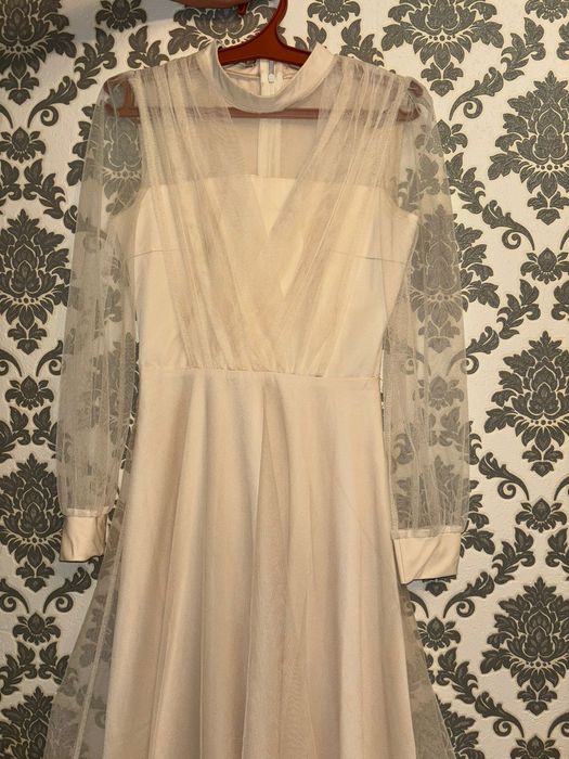 Продаю вечерние платья