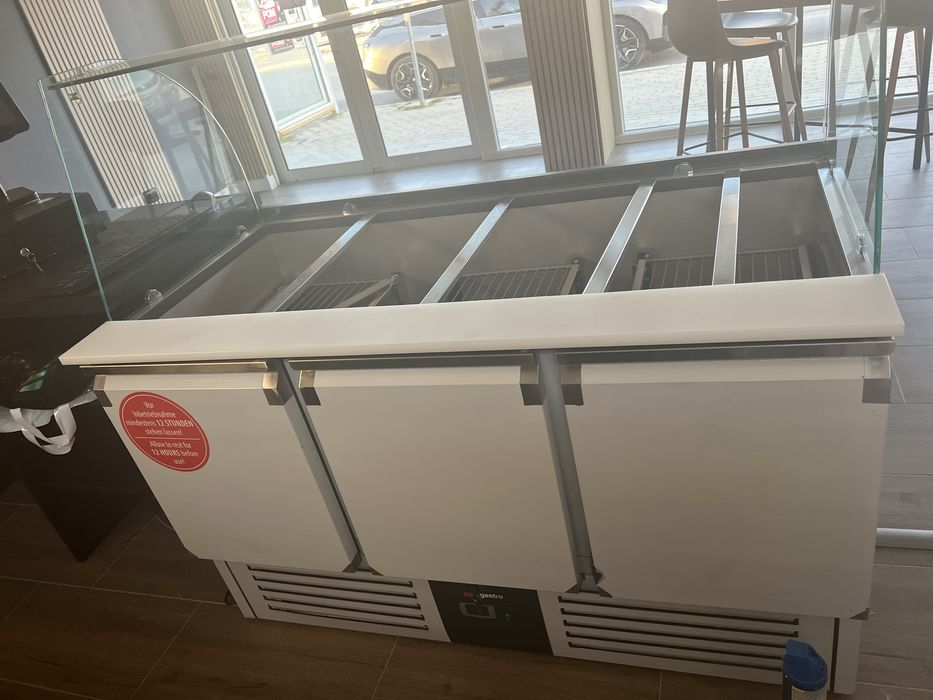 Студета витрина -саладета