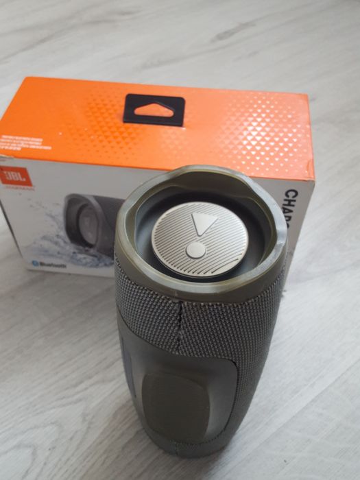 Jbl charge 4 la cutie