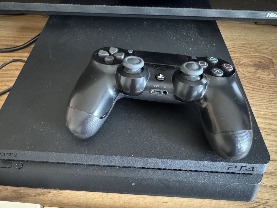 Playstation 4 slim