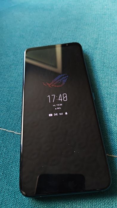 Продавам Asus Rog Phone 6D Ultimate 16Gb ram 512Gb storage