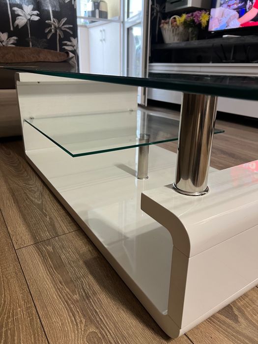 Маса за хол/ всекидневна