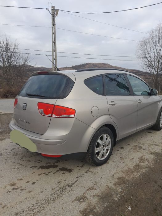 Siat Altea XL an 2010 motor 1,6 motorina cutie de  viteza manuala