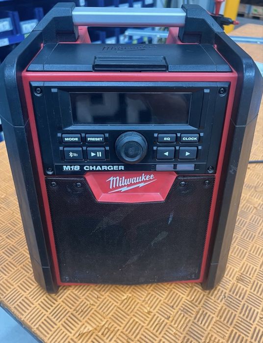 Boxa radio Millwaukee