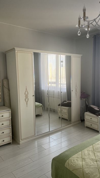 Продам спальный гарнитур