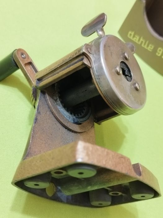 Продавам острилка