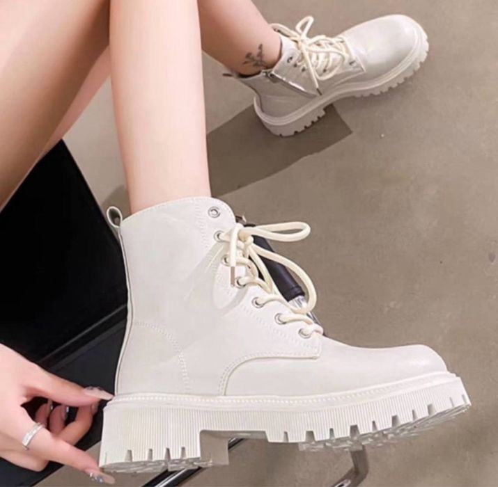 Ботинки продается