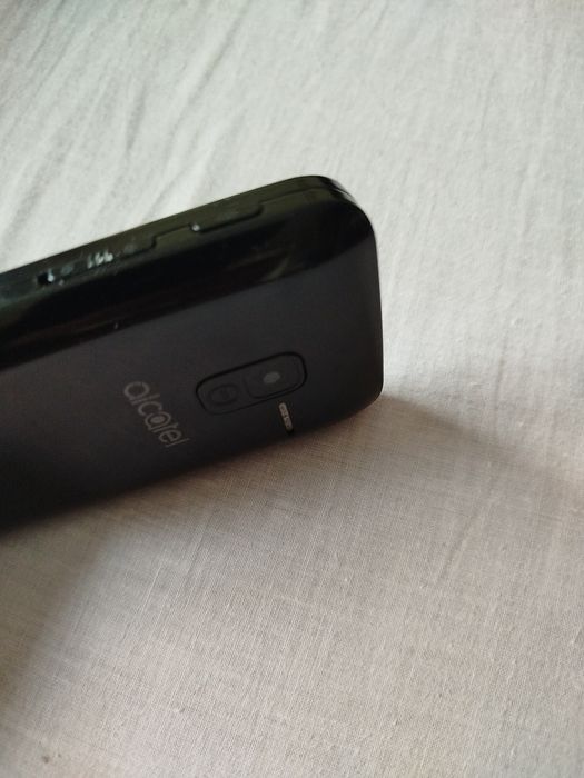 Продавам телефон Алкател