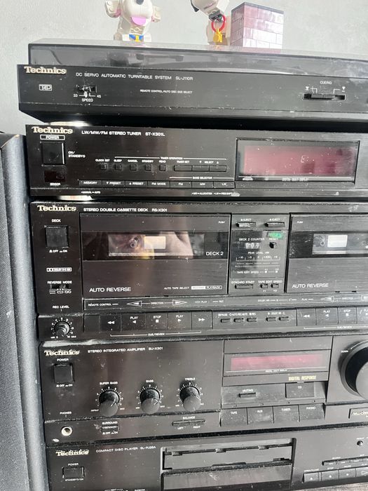 Linie audio Technics cu pick up,2 boxe