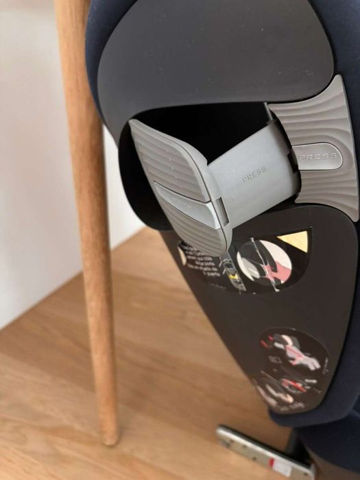 Детско столче за кола Cybex Solution S Fix Deep Black