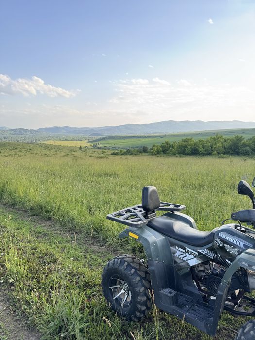 Квадроцикл , на учете на номерах