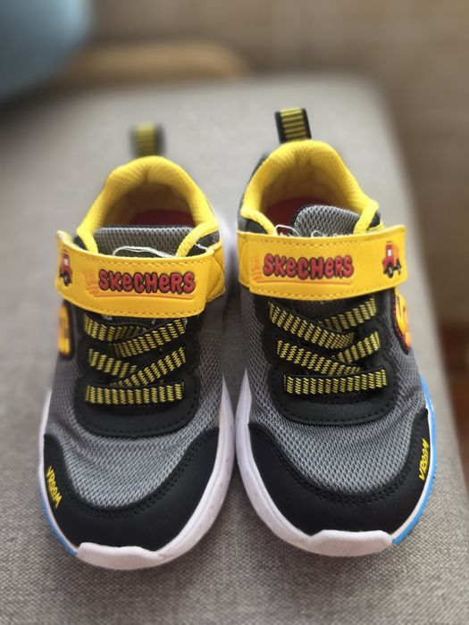 Adidasi Skechers
