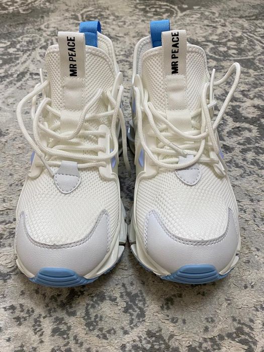 Продам мужские кроссы