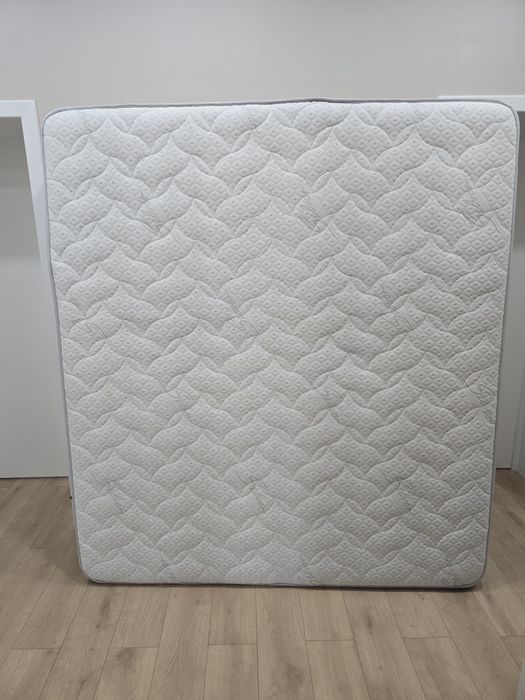 Матрас для кровати