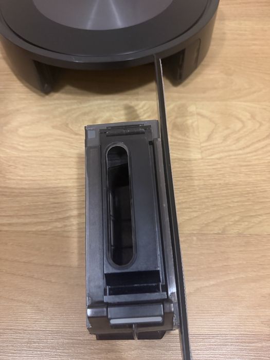 Робот прахосмукачка irobot j5